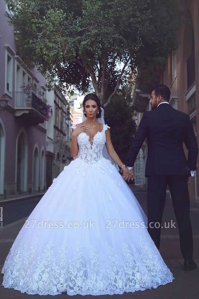 Elegant V-Neck Ball Gown Tulle Sleeveless Appliques Wedding Dress