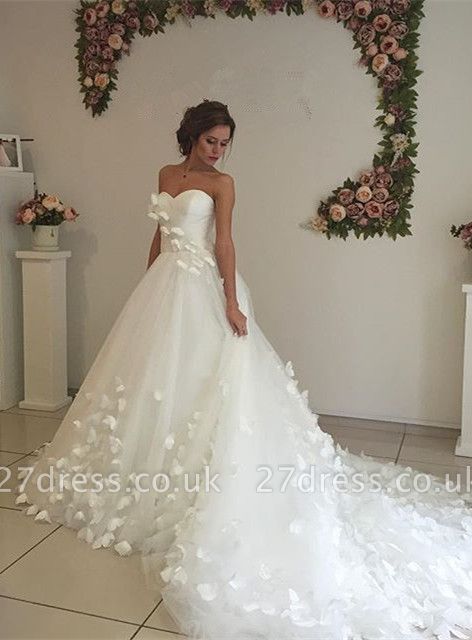 Gorgeous Sweetheart Flowers Wedding Dress With Train Tulle
