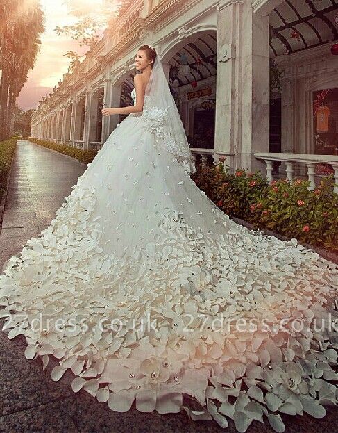 Elegant Appliques Cystals Princess Wedding Dress Sweetheart With Long Train
