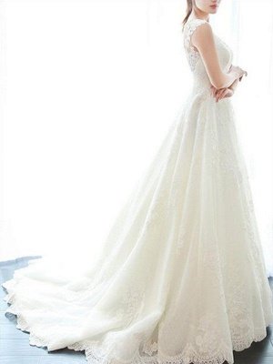 Court Train A-Line Lace  V-Neck Applique Sleeveless Wedding Dresses UK_5