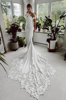 Elegant Sweetheart  White Mermaid Wedding Dress with Lace Appliques