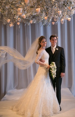 Noiva Train Ivory Long Sleeve Lace Wedding Dress Elegant Sweep Zipper Back Vestidos De Applique Wedding Dress_3