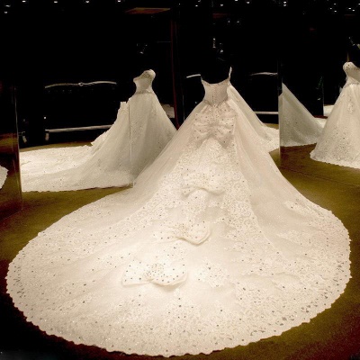 Luxurious Sweetheart Ball Gown Wedding Dress Crystal Beadss Long Train_3