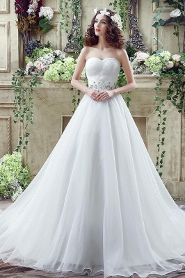 Chic White Sweetheart Beadss Wedding Dress Court Train Lace-up_1