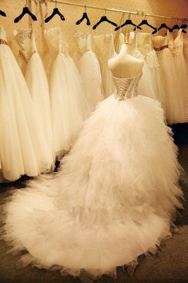 Crystals Ruffles Wedding Dress Sweetheart Sleeveless Lace-up_3