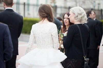 Elegant Beadss Lace Appliques Wedding Dress Ruffles Court Train_6