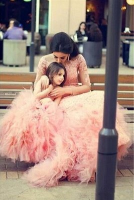 Long Sleeve Pink Lace Mermaid Wedding Dress With Ruffles Mother and Daughter Dress_1